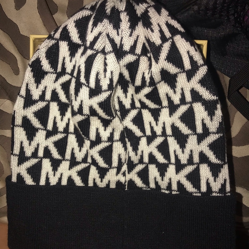 Michael KORS winter hat!!!